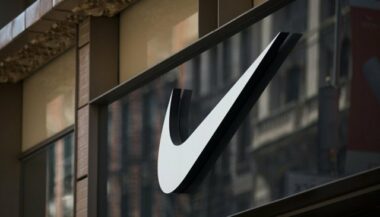 Nike présente des baskets connectées qui se serrent automatiquement (vidéo)