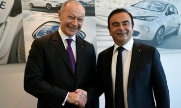 Nissan: le scandale menace de s'étendre, Ghosn toujours en garde à vue