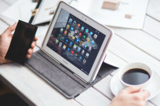 Le télétravail et la labellisation des mesures sanitaires, autres ripostes au Covid-19