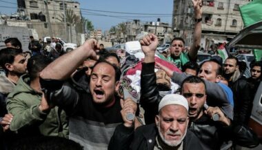 Les Palestiniens marchent au nom du &ldquo;droit au retour&rdquo; après une journée meurtrière