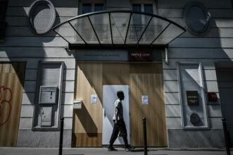 Pertes d'au moins 30 à 40 milliards d'euros pour le tourisme français