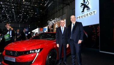 Une industrie automobile prospère mais menacée a rendez-vous à Paris