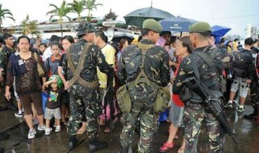 Philippines: couvre-feu et véhicules blindés à Tacloban victime du typhon