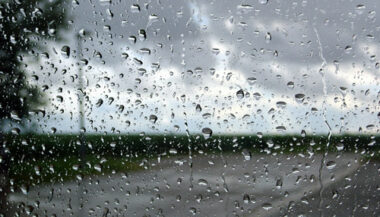 Météo: Averses orageuses localement fortes et rafales de vent du lundi au mercredi