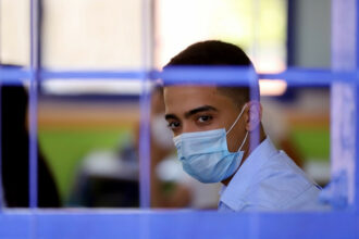 Les jeunes de 12-17 ans recevront le vaccin Pfizer, démarrage de la campagne avant fin août