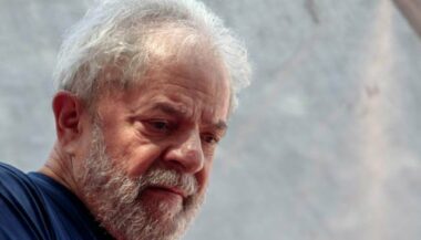 Brésil: Lula sort de prison pour un interrogatoire