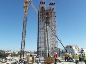 Pont à haubans de Sidi Maârouf: installation réussie du premier câble de suspension