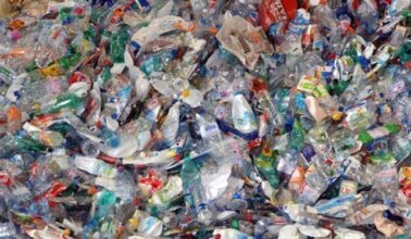 5.000 milliards de sacs par an: le monde malade de sa consommation de plastique