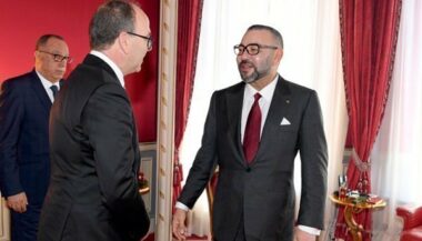 Le Roi félicite Benchamach suite à sa réelection à la tête de la Chambre des conseillers