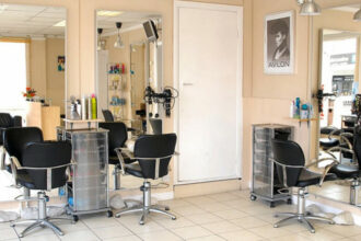 Les salons de coiffure proposent des mesures pour reprendre leur activité