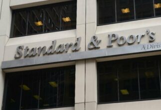Standard &amp; Poor's menace de dégrader la note de l'Inde