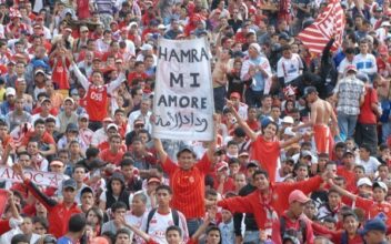 Akram reste, les supporters dégagent