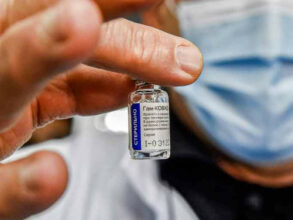 Virus: l'UE durcit son contrôle des exportations de vaccins