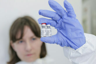 Le premier lot de vaccin ''Spoutnik V’’ produit et bientôt fourni aux régions russes