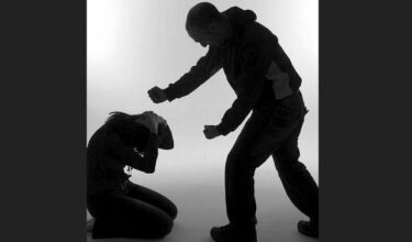 Projet de loi : dragueurs, harceleurs, hommes violents, voici ce que vous risquez