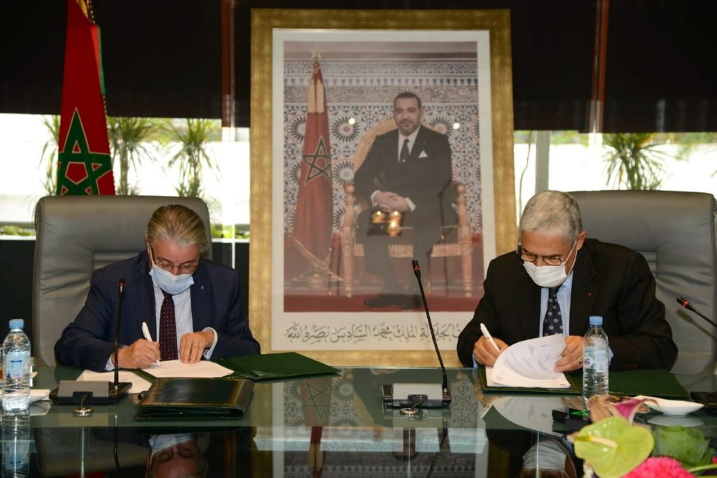 Signature d’une convention de partenariat entre Attijariwafa bank et Al Amana Microfinance