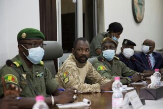 Le colonel Goïta déclaré président du Mali après deux coups d'Etat en neuf mois