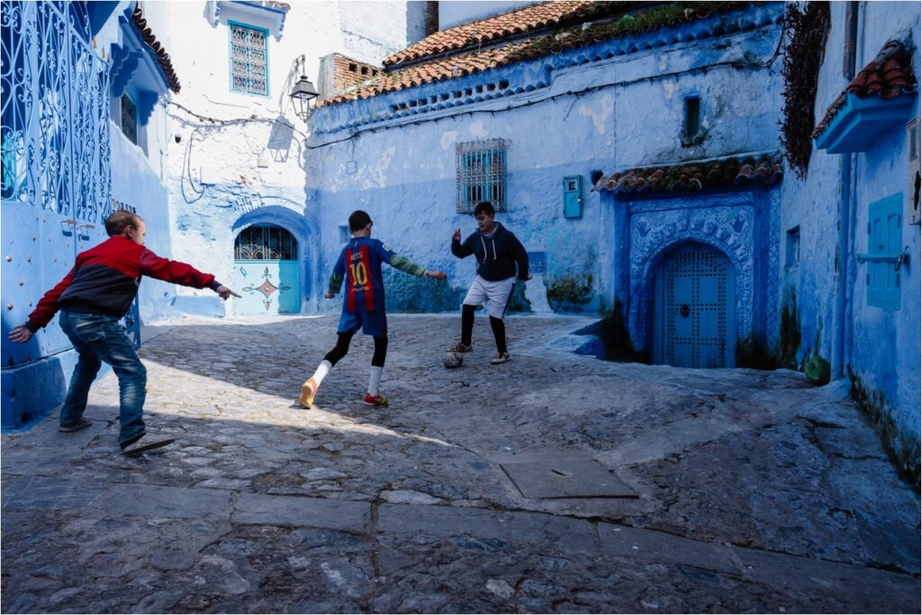Une exposition artistique caritative de Joseph Ouechen  initiée par Ataa Foundation et Infinix Mobility
