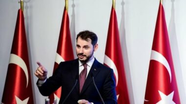 Turquie: le ministre des Finances va s'adresser aux investisseurs, la livre remonte