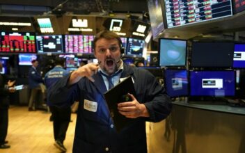Wall Street chute, affolée par l’obstination de l’inflation