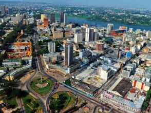 Côte d'Ivoire : l'Etat réduit ses parts dans 82 entreprises publiques