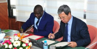 La CDG et la CDC du Niger signent un accord de coopération bilatéral