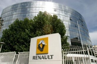 Renault: &ldquo;il y a un pilote dans l'avion&rdquo;, assure le ministre français des Finances