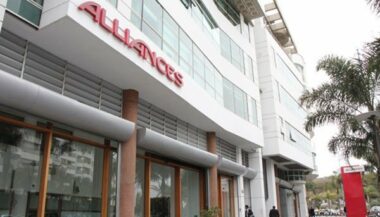 Alliances essaie de rassurer le marché et le public
