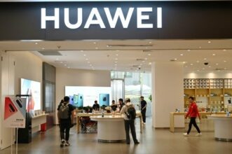 Huawei sous pression, plusieurs grands groupes prennent leurs distances