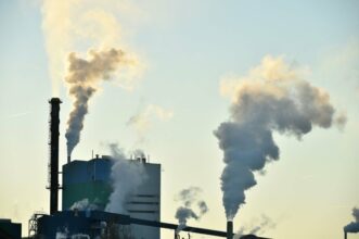 France: des centaines de milliers d'emplois industriels menacés d'ici 2022