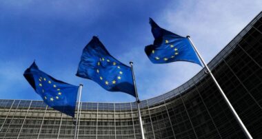 Délégation de l'UE: l'équivalence entre certificats sanitaires est technique et ne change rien aux conditions requises