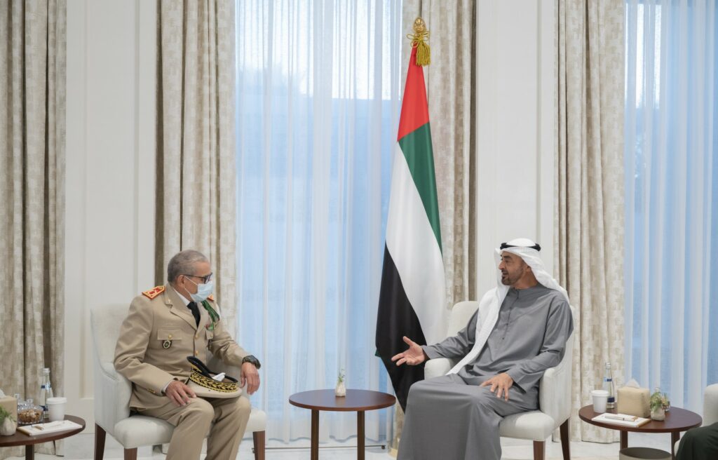 Mohamed Ben Zayed reçoit le nouvel inspecteur général des FAR