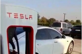 Tesla élargit son réseau de chargeurs électriques au Maroc