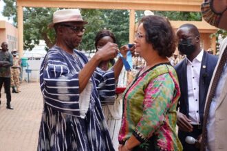 Latifa Akharbach Commandeur du mérite des arts, des lettres et de la communication du Burkina Faso