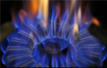 Le groupe russe Gazprom suspend ses livraisons de gaz à la Pologne et la Bulgarie 