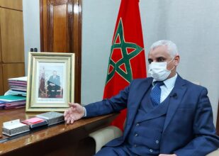 Omicron, fabrication de vaccins, situation sanitaire : les réponses de Khalid Ait Taleb
