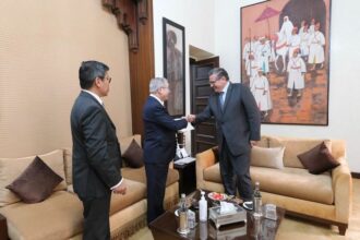 Le chef du gouvernement reçoit le ministre philippin des Affaires étrangères