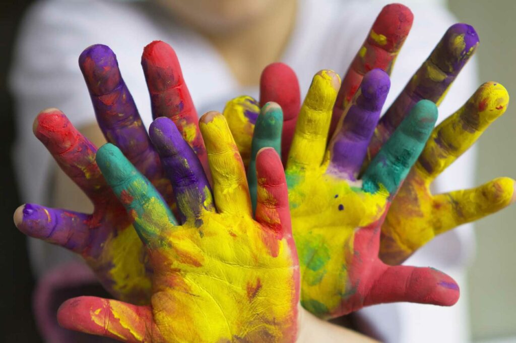 Quand l’art devient un outil thérapeutique : focus sur une pratique méconnue