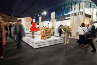 Huit maîtres artisans et créateurs marocains exposent à la Biennale Révélations