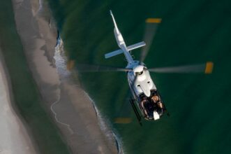 Les Forces Royales Air commandent une flotte d'hélicoptères H135