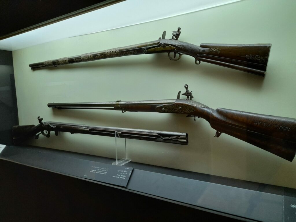 Au Musée militaire de Fès, une reconstitution grandeur nature de l'histoire des armes Au Musée militaire de Fès, une reconstitution grandeur nature de l'histoire des armes