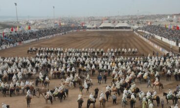 Moussem Moulay Abdellah Amghar : remise d'un don royal aux Chorfas Amghariyine