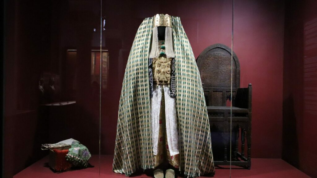 Plongée à 360° dans le monde de la parure marocaine Plongée à 360° dans le monde de la parure marocaine