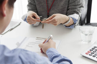 Lutte contre le blanchiment de capitaux : les agents immobiliers devront rendre des comptes sur les transactions