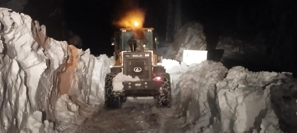 À Tizi n’Aït Hamad, jusqu'à 2,5 m de neige