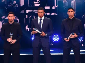 Achraf Hakimi dans l’équipe type de la FIFA