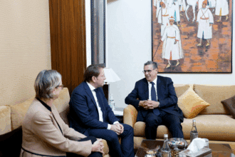 Le commissaire européen à la politique de voisinage reçu par Akhannouch et Laftit