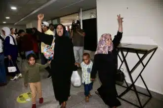 Arrivée à Casablanca des Marocains rapatriés du Soudan