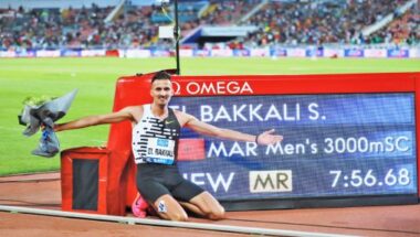 Athlétisme : El Bakkali sacré champion du monde pour la deuxième fois consécutive
