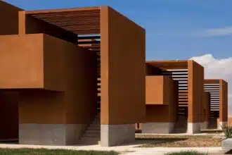 L’École supérieure de technologie de Guelmim, une architecture contemporaine bien intégrée au site